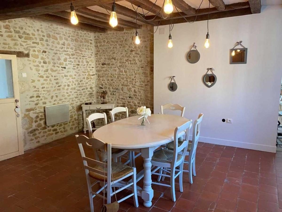 Maison De Village Avec Jardin, Parc Prive Et Box Fibre, Animaux Bienvenus, A 15 Min Du Mans - Fr-1-410-333 Mézières-sous-Lavardin Exteriér fotografie
